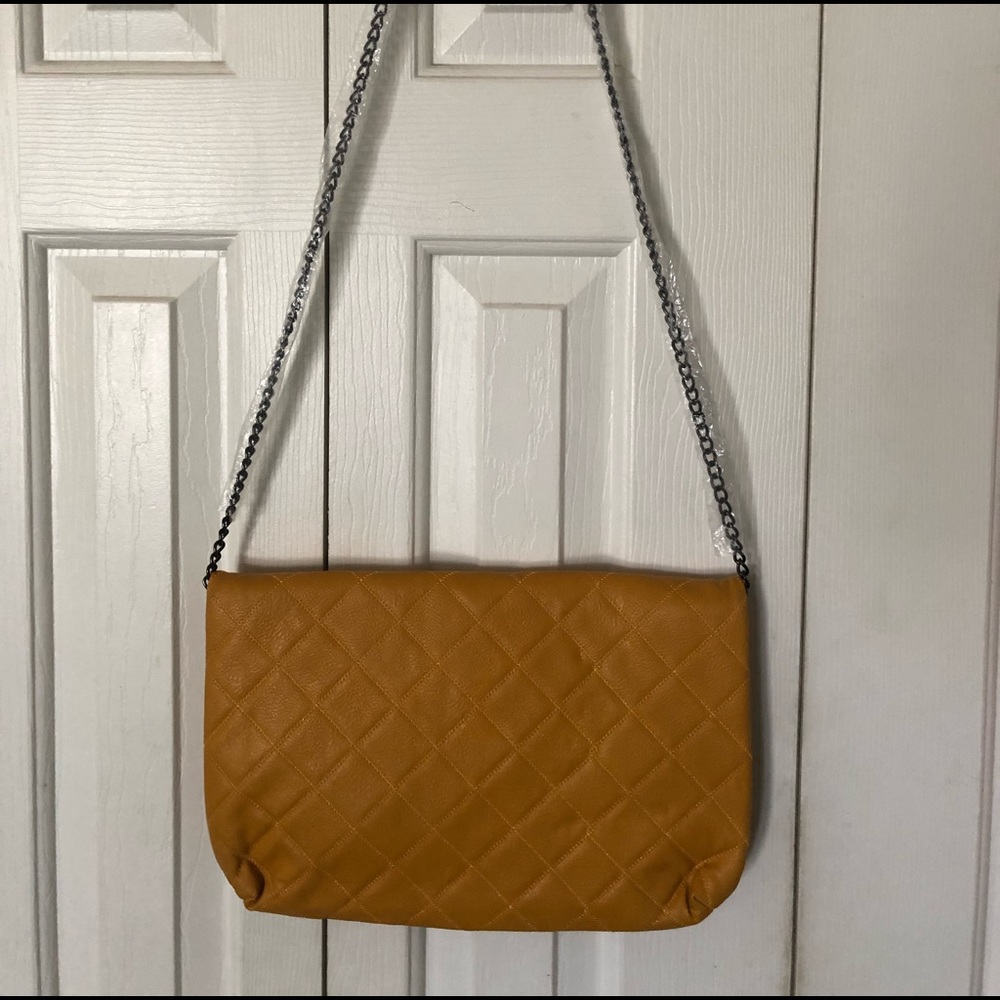Mustard Clutch
